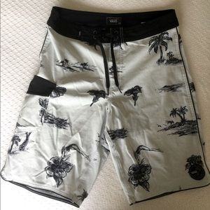 Vans men’s board shorts size 28